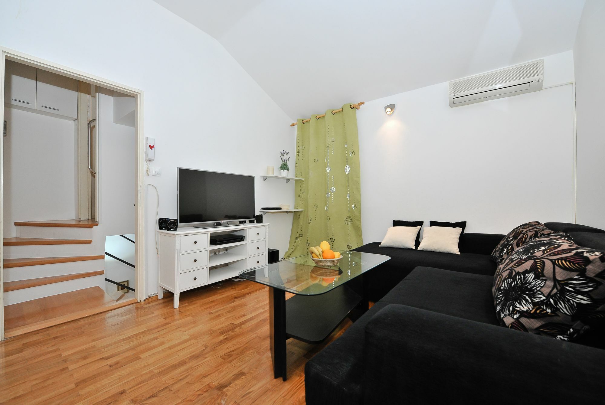 Apartments Feel Center Zara Esterno foto