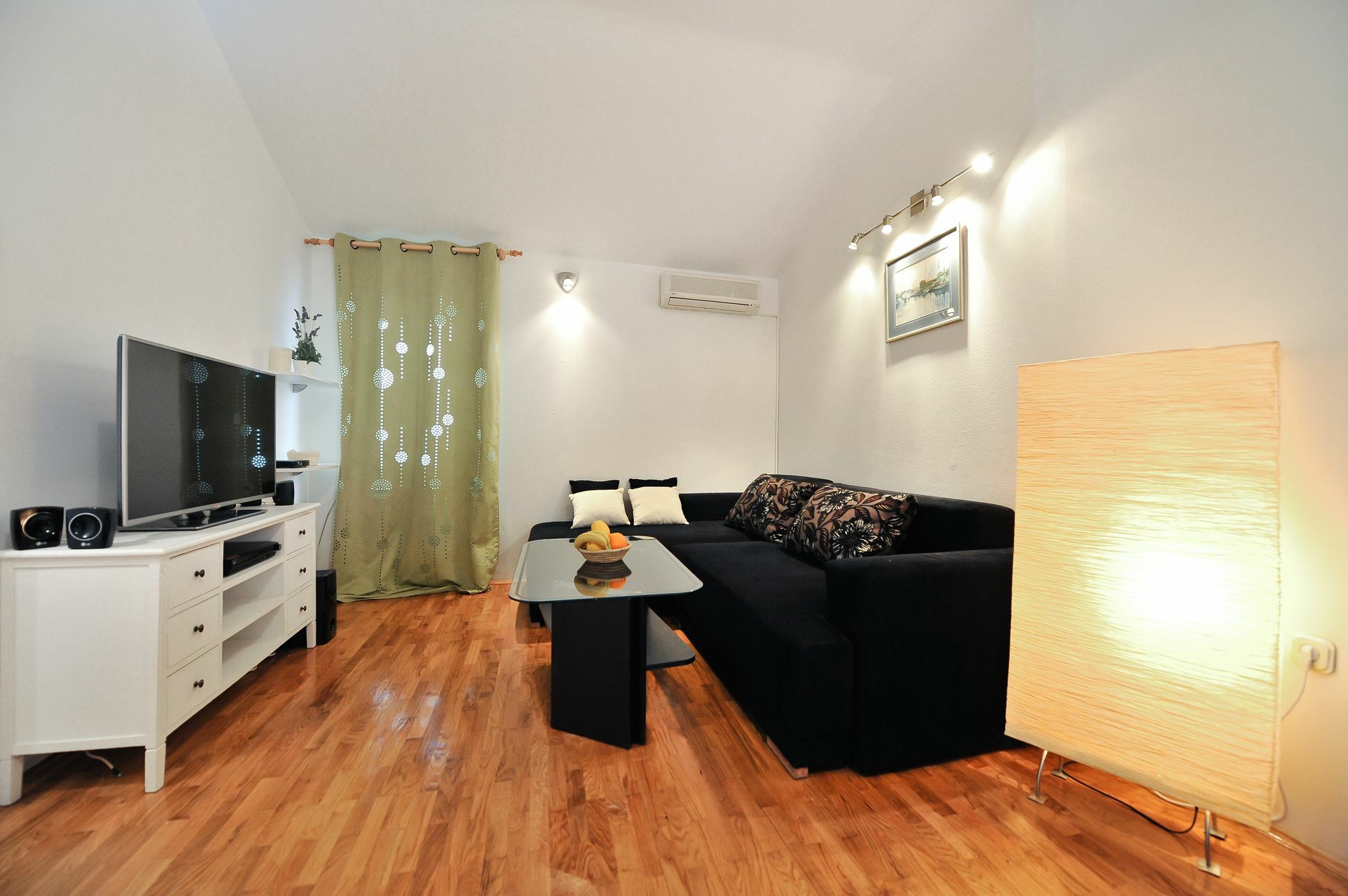 Apartments Feel Center Zara Esterno foto