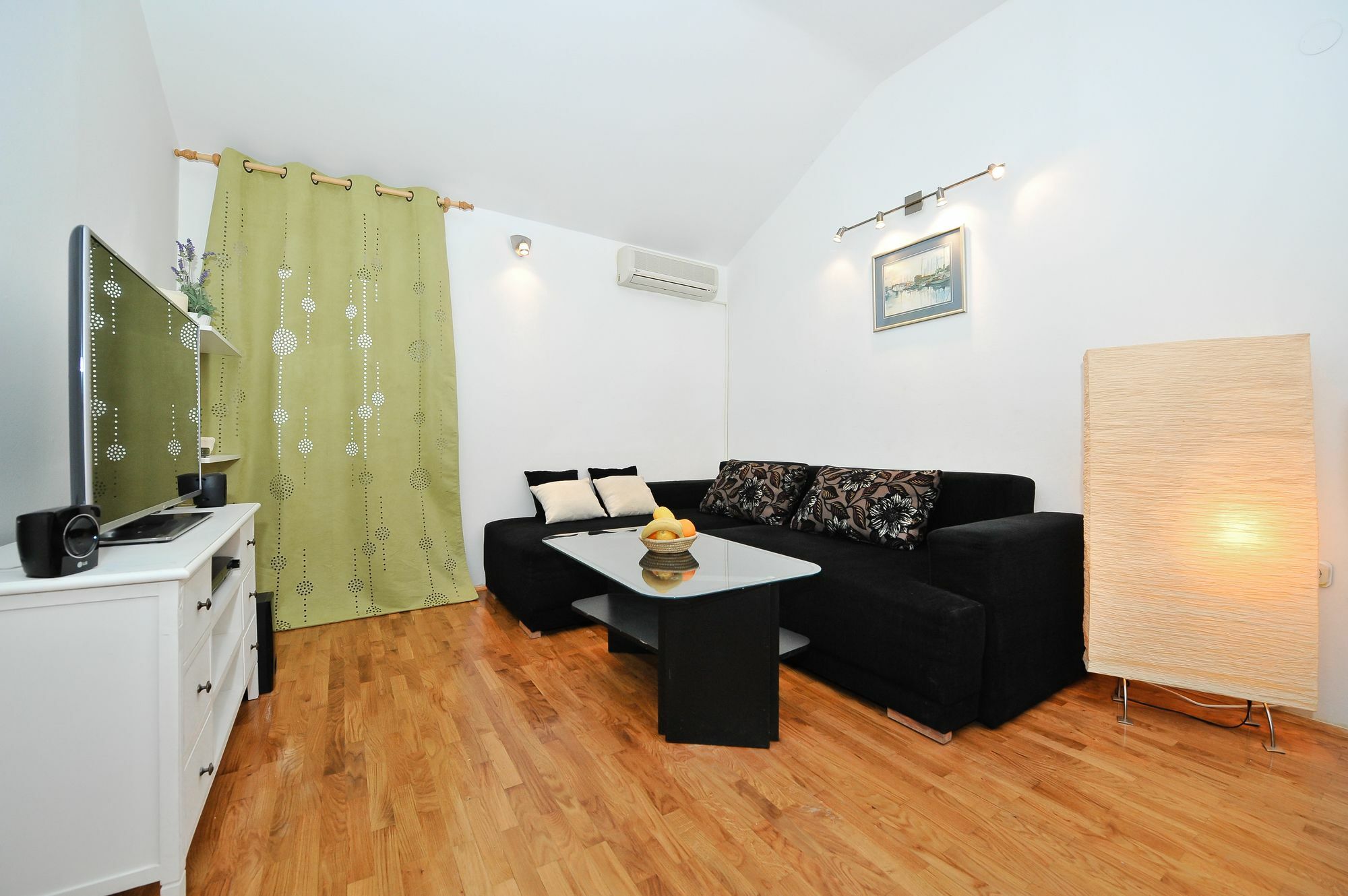 Apartments Feel Center Zara Esterno foto